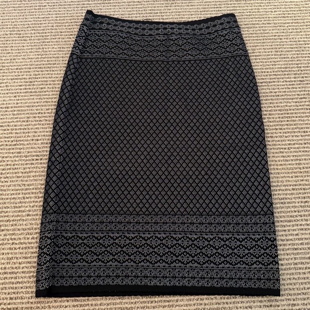BCBG Maxazaria patterned pencil skirt